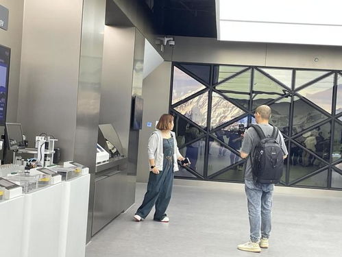 探厂博主兴起 以镜头为媒，让中国制造走向台前